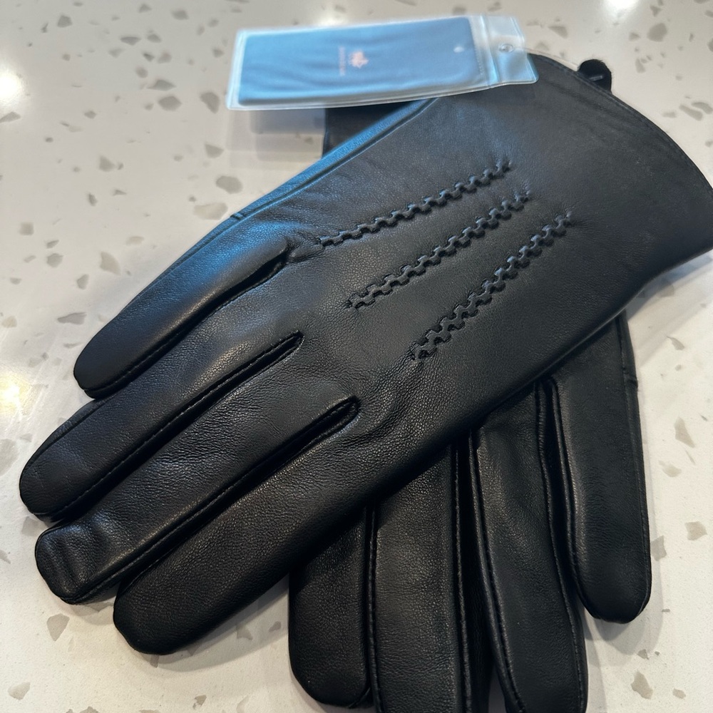 Sophisticated Black Leather Men's Gloves: Small